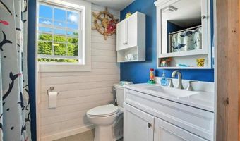 817 Riverside Dr, Augusta, ME 04330