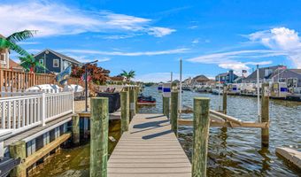 50 Yardarm Ct, Bayville, NJ 08721