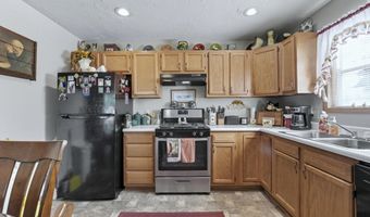 606 DeKalb Ave, Auburn, IN 46706
