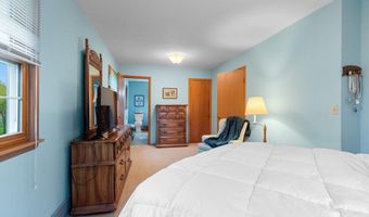 2433 CARLETON Ave, Appleton, WI 54915