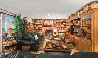 17 Pine Grove Dr, Batesville, IN 47006