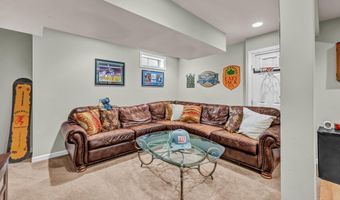 45 Pocono Ln 10, Danbury, CT 06810