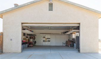 12386 Pawnee Rd, Apple Valley, CA 92308