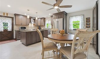 3 King St, Bristol, RI 02809