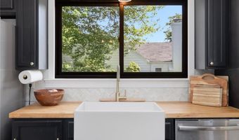 110 Spofford Ave, Warwick, RI 02888