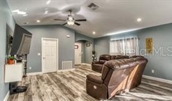 316 BENNETT St, Auburndale, FL 33823