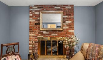40 Sage Dr, Warwick, RI 02886