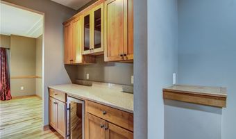 907 Sandalwood Dr, Altoona, WI 54720