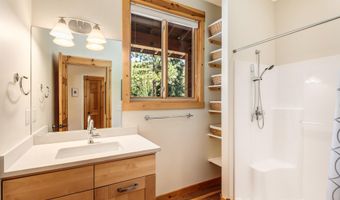 16396 Skyline Dr, Bend, OR 97703