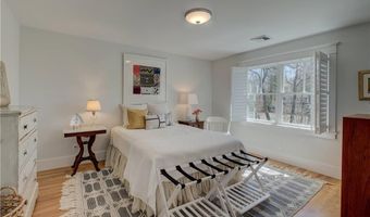 23 Chachapacassett Rd, Barrington, RI 02806