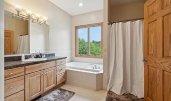 1084 38th St, Allegan, MI 49010