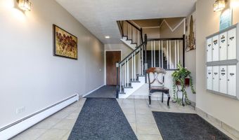 2638 N Windsor Dr 101, Arlington Heights, IL 60004