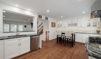 5209 DUNSTABLE Ln, Alexandria, VA 22315