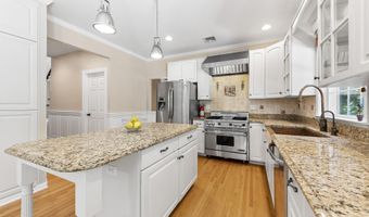 13 Victorian Woods Dr, Atlantic Highlands, NJ 07716