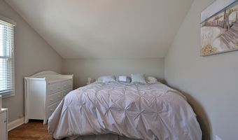 1350 W Barnwall Dr, Addison, IL 60101