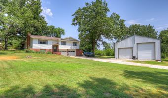 880 Oak Crst, Baxter Springs, KS 66713