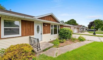 1517 NAVARINO St, Algoma, WI 54201