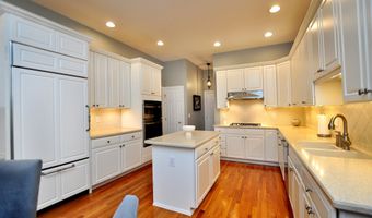 11 Templeton Ct 11, Avon, CT 06001