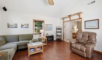 614 Country Club Dr, Arapahoe, NC 28510