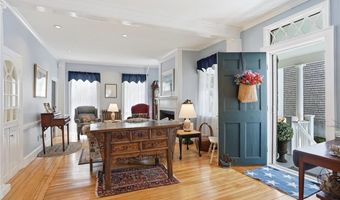 693 Hope St, Bristol, RI 02809