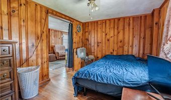 52 Planet Ave, East Providence, RI 02915