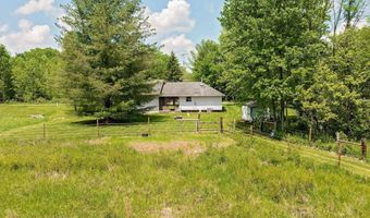 628 E Sand Hollar Rd, Bloomfield, IN 47424
