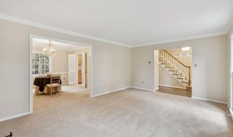 4893 35TH Rd N, Arlington, VA 22207