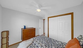 947 11th Ave SE, Altoona, IA 50009