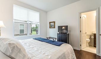 2448 Meadow Hills Dr, Ann Arbor, MI 48108