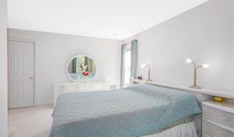 10834 HILLBROOKE Ln, Potomac, MD 20854
