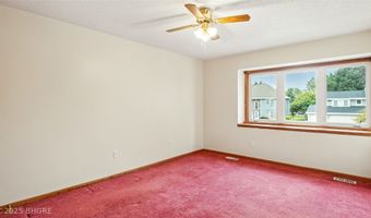 708 13th St SW, Altoona, IA 50009