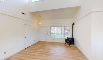 801 BROOKHAVEN Dr, Brookings, OR 97415