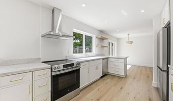 6741 Cantil St, Carlsbad, CA 92009
