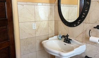 87 N Stout Ave, Blackfoot, ID 83221