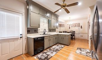 2714 Dover Ln, Albany, GA 31721