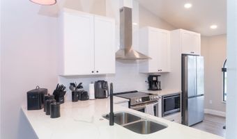 917 SHAGOS Dr, Apollo Beach, FL 33572