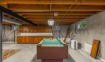 408 Hillview Dr, Aurora, IN 47001