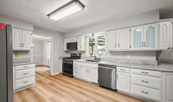 17 Pine Grove Dr, Batesville, IN 47006