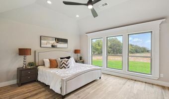 2084 Glenhollow Dr, Weatherford, TX 76088