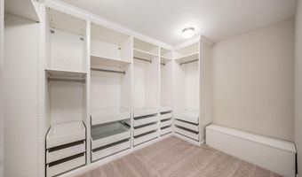 864 Gallery Ln, Ann Arbor, MI 48103