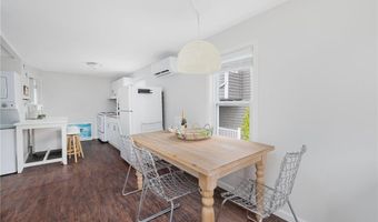 66 Knowlesway Unit Upper Unit Upper Unit, Narragansett, RI 02882