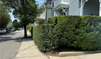 26 Ayrault St 3, Newport, RI 02840