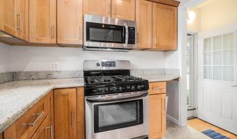 900 Barton Dr, Ann Arbor, MI 48105