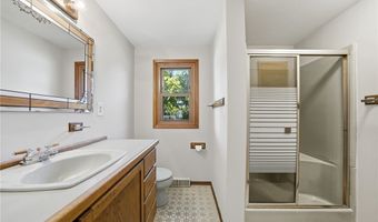 34 Crescent Dr, Akron, NY 14001