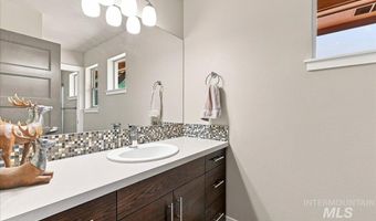 857 N River Path Ln, Boise, ID 83703