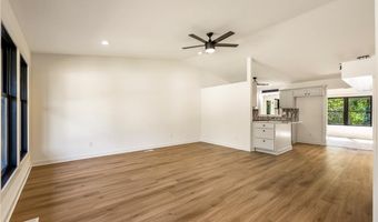 1 Adams Ln, Bella Vista, AR 72715