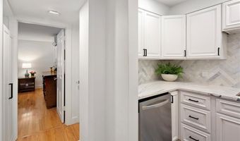75 Pelham St A, Newport, RI 02840