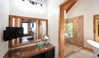 685 River Oaks Dr, Big Sandy, TN 38221