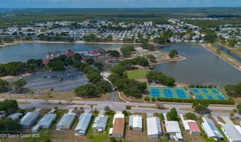 333 Loquat Dr, Barefoot Bay, FL 32976