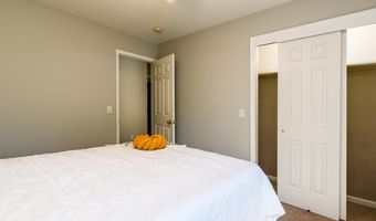 5406 Bear Creek Pass, Auburn, IN 46706